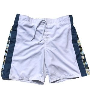 Breakwater Hawaii HibiscusAccent Board Shorts Swim